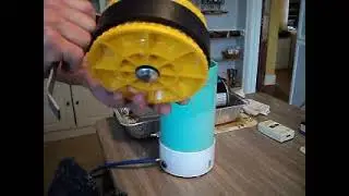 Sealing mason jars with a vacuum pump