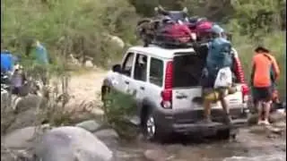 Cruce de rio con AcampandoChile