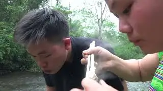 Finding Fish Catch Big Fish For Survivel - Primitive Life Cooking Fish For Eating Delicious