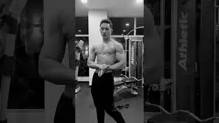 posing #gymmotivation #fit #pump #fitness #gym #recommendations  #aesthetic #bodybuilding #fypシ゚