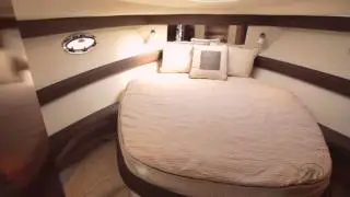 The Meridian 341 Sedan :: Master Stateroom
