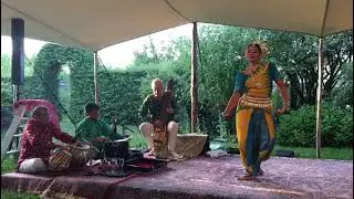 Odissi dance with vocal, tabla tiptar. Bol, rhythm and dance. Supriya Chatterjee odissi dance.