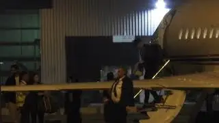Channing tatum lands in Sydney on a private jet