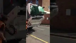 CPD Titan RCV / 359 Trade Binlifter in Operation - Commercial waste round, collecting 1100ltr bins
