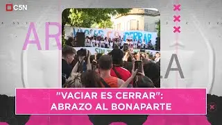 Masivo abrazo al HOSPITAL BONAPARTE en contra de los DESPIDOS y el AJUSTE en salud
