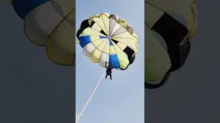Flying Over the Ocean✨🌊🪂 Experience in Paradise✨ #TravelVlog#Sea&Sky#EpicView#ytshort#kokan#malvan