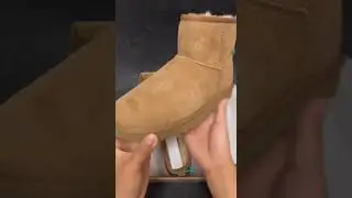 🎥 Распаковка UGG Classic Mini &mdash; идеальная зимняя обувь! #unboxing #ugg #распаковка #байермира