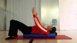 RELAJA Y LIBERA LA TENSIÓN CERVICAL, DORSAL Y DE TRAPECIOS CON EL FOAM ROLLER