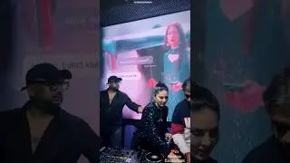 Sunny Leone Live DJ PLAY *PLAYBOY*CLUB