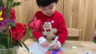 A Little Artist Making a Flower Vase Painting  | B&eacute; Nghệ Sĩ Nh&iacute; L&agrave;m Tranh Lọ Hoa
