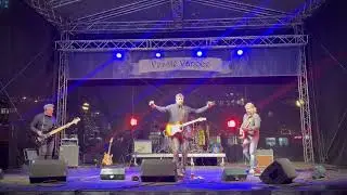 Uprostřed zimy - ZÁŘÍ