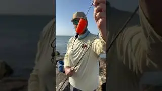КАК ИСПОЛЬЗОВАТЬ ПРОБКУ, ЧТОБЫ ПОймать ТОННЫ РЫБЫ! #шорты #рыбалка