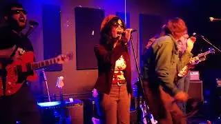 Old Blue Bell, Waterpistol