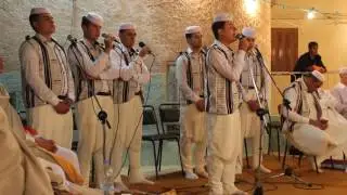 المنشد ' إلياس بغباغة  ' في نشيد ' عيدواعلي الوصال ' في بلدية 'العطف' تجنينت'يوم 18 مارس 2017