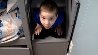 Он чуть не застрял!