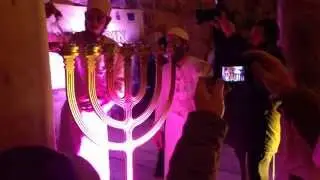 Conhanim Lighting the Temple Institute Menorah