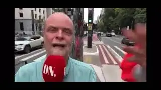 Journalist Henrik Brand&atilde;o J&ouml;nsson handling a robbery attempt like a true brazilian