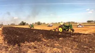 James Valley Threshing Show 2011 - Plowing Wheat Stubble