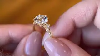 Resonate Round Cut Diamond Engagement Ring