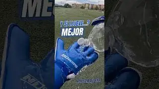 🤯 𝗔𝗟𝗨𝗖𝗜𝗡𝗢 con el GRIP de este guante incluso en mojado 💧 #goalkeeper #porteros #grip