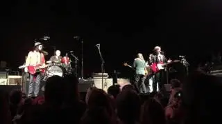 Mudcrutch 2016 Tour Finale - Tom Leadon Thanking Crew.