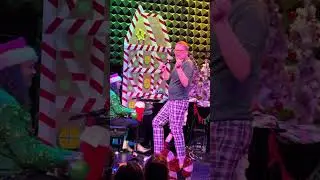 Jeff Hiller Steals the Show in Murray Hill’s Christmas Show at Joe’s Pub