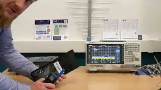 Jak popsuć ekranowanie? Radiotelefon i pokrowiec ekranujący pole EM