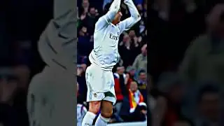 Who the hell is this guy? #football #fyp #soccer #goat