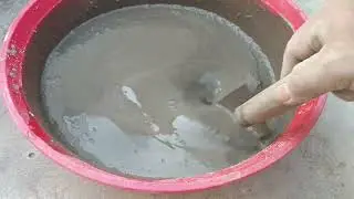 quét lớp xi măng trên sân thượng