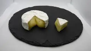 🧀 60 Seconds of Creamy Brie Melting | 4K Ultra Detail