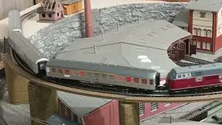 MODELLEISENBAHN GLEICHSTROM ANALOG H0. JETZT 3 SILBERLINGEN. VON FLEISCHMANN.