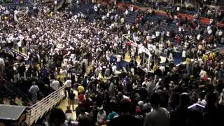 UCONN vs #1 texas..students rush the court