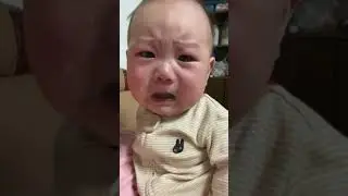 Vừa kh&oacute;c vừa gọi mẹ, y&ecirc;u qu&aacute; đi 🥰😍   #chamsocbeyeu #beyeu #xuhuong | Chăm S&oacute;c B&eacute; Y&ecirc;u