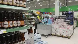 Stark&ouml;l och alkol&auml;sk i vanliga butiker i Finland - Nyheterna (TV4)