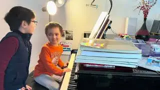 Little boy teaches his brother how to play Bridal Chorus simplified version 哥哥教弟弟弹婚礼进行曲