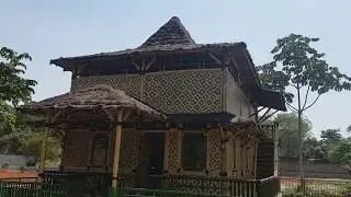 Rumah Bambu Yasfi Kota Bekasi