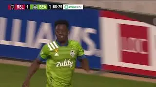 GOAL: Yeimar G&oacute;mez Andrade scores off a cross from Alex Roldan