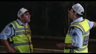Yoh amuaa (Kolpa&ccedil;ino polis sahnesi - k&uuml;f&uuml;rl&uuml;)