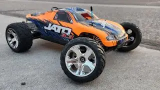 TRAXXAS JATO 3.3 ON STREET