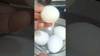 سلق البيض الصح 🥚👌 | سحور رمضان 🌙 #Shorts