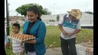 VIDEO VIRAL, Empezó vendiendo HuEVos y termino siendo un Mill0nario. Te hara Llorar