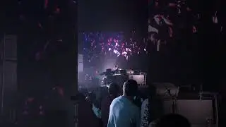 Jamie XX playing Burial in a live DJ set