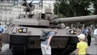 XLR tank showcase in the Army museum in Paris.