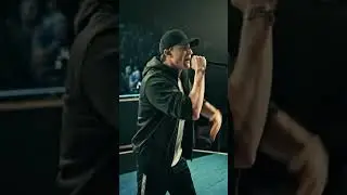 Eminem sends a message to mgk on stage #eminem #mgk #rapgod