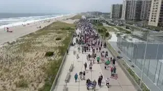 WOW!!!! HUGE Blue Lives Matter Rally in AMERICA - Counter protesters to the BLM group march in peace