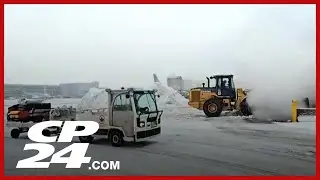 Pearson Airport posts video of snow clearing operations