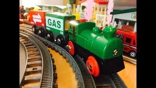 BRIO 33595 Track Auto Battery Powered Engine Green  (04401)