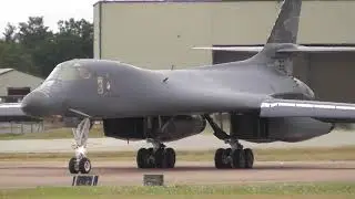 B1b bomber 85-0060 departs RAF Fairford as part of RIAT static aircraft 22/07/25