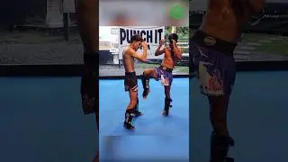 Muay Thai Training - Countering the Long Knee with Kru Four and Kru Dam