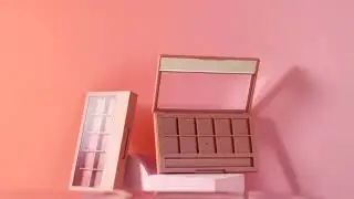 10 girds empty eyeshadow container with brush position